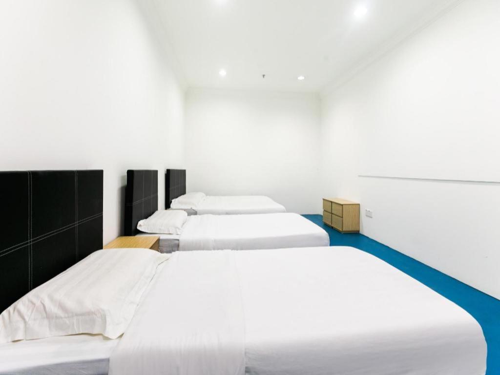 SPOT ON 89726 Capsule Inn Kota Kinabalu Exterior foto