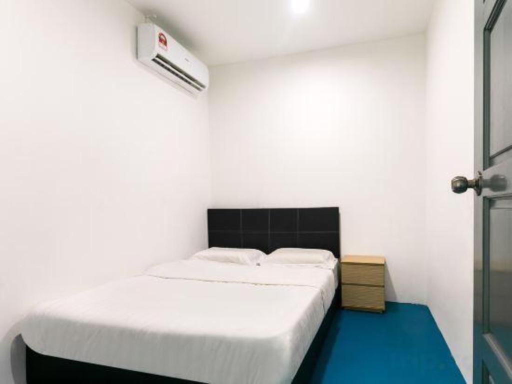 SPOT ON 89726 Capsule Inn Kota Kinabalu Exterior foto